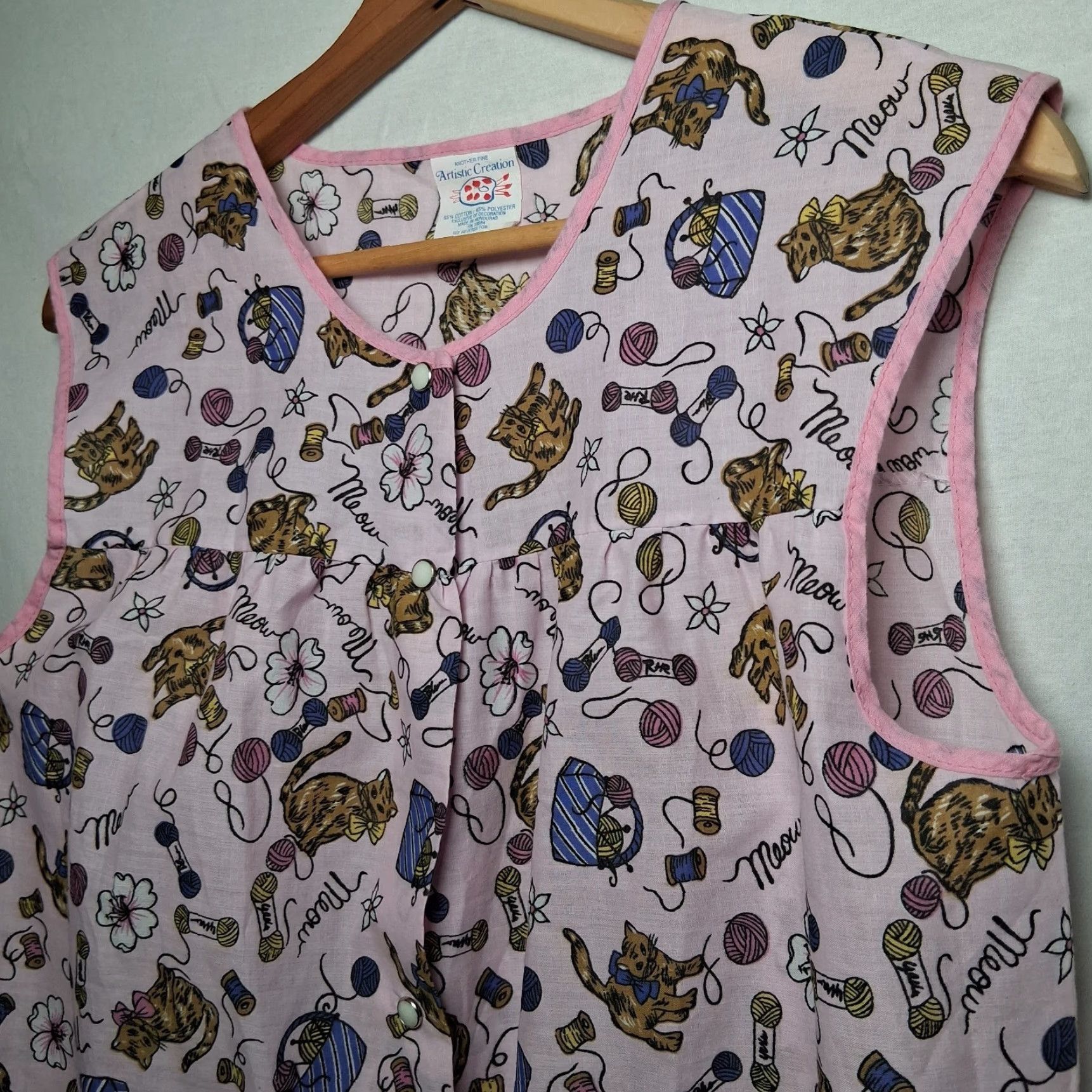 Vintage VINTAGE Artistic Creations House Dress Nightgown M Pink Cat Knitting Snap Front Gown Women size M with Pockets Size M / US 6-8 / IT 42-44 - 5 Thumbnail