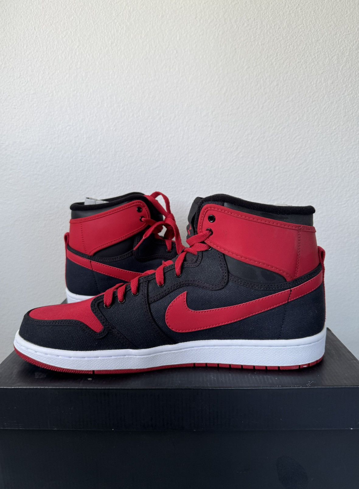 Jordan Brand Air Jordan 1 Retro KO High AJKO “Bred” Size US 13 2012 Size US 13 / EU 46 - 7 Thumbnail
