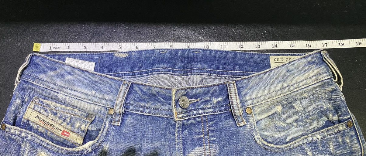 Diesel 2000s Diesel Distressed Dirty Whisker raw flare denim Size US 33 - 24 Thumbnail