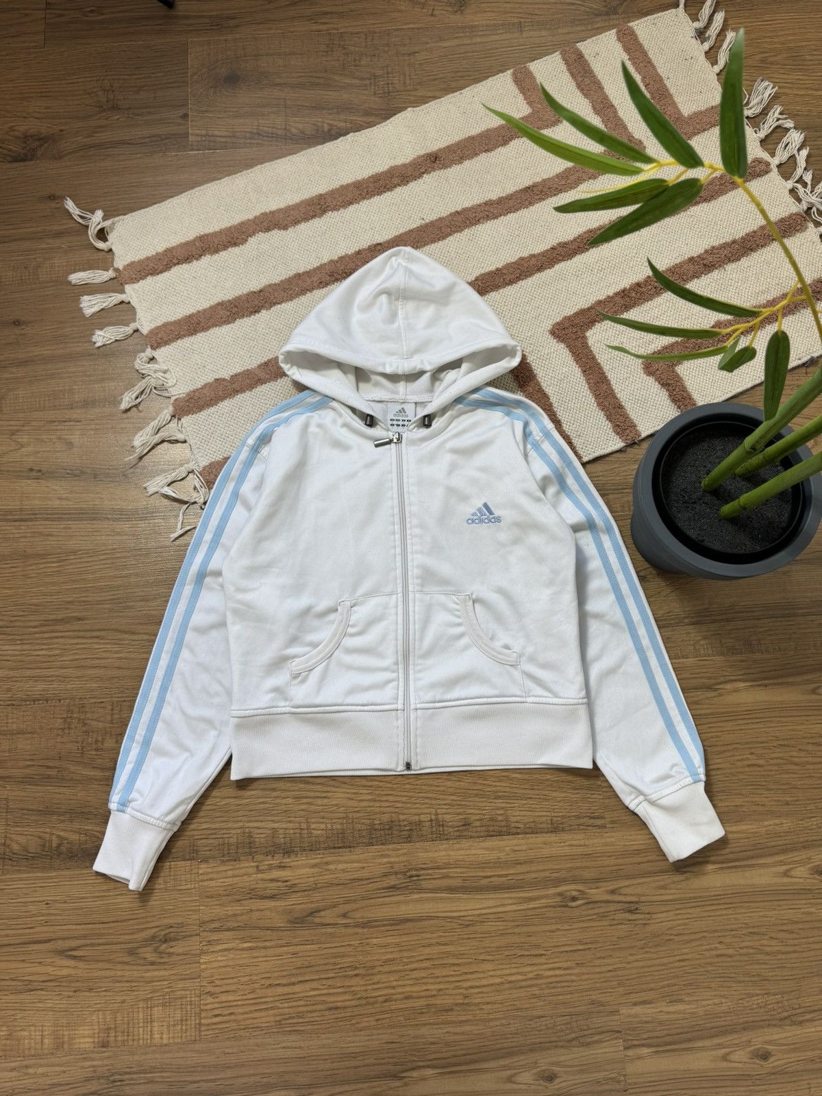 Adidas VINTAGE ADIDAS CUTE CROPPED ZIP HOODIE Size M / US 6-8 / IT 42-44 - 2 Thumbnail
