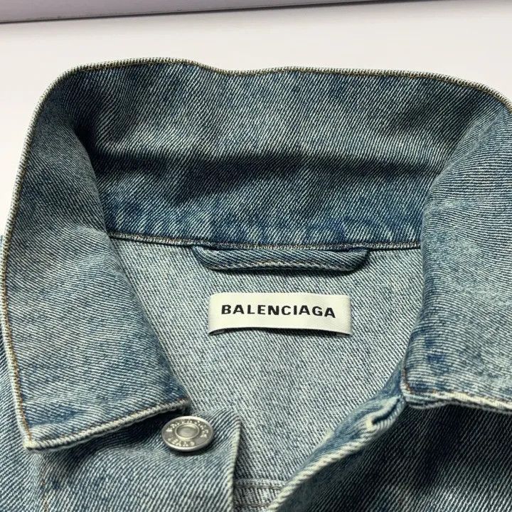 Balenciaga Balenciaga Light Blue Denim Jacket for Women 0079-2507 Size S / US 4 / IT 40 - 7 Thumbnail