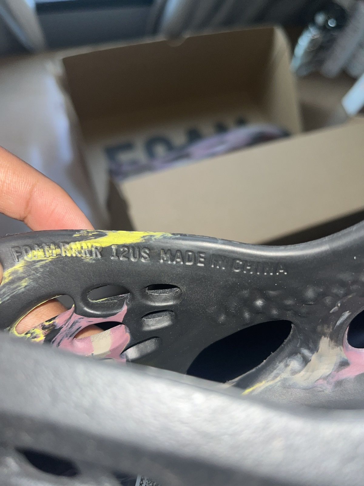 Yeezy Foam runner mx carbon size 12 new with tag Size US 12 / EU 45 - 10 Thumbnail