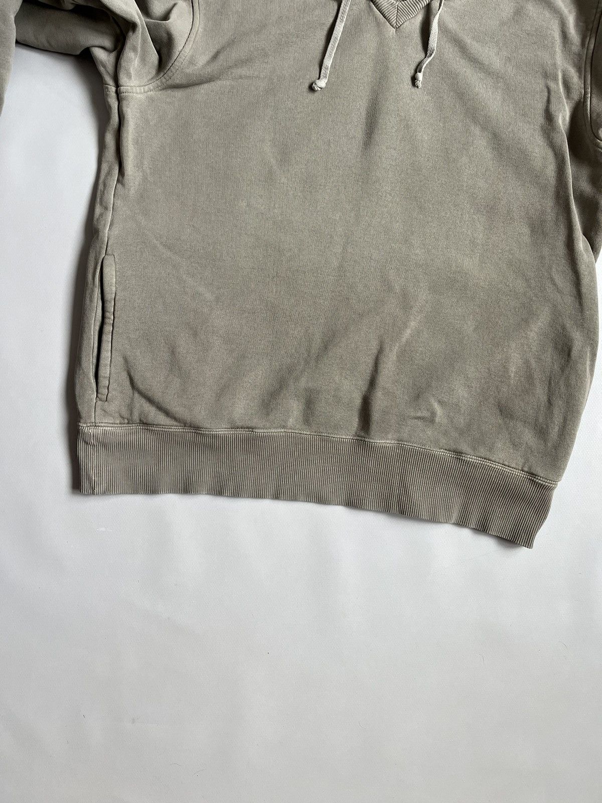 Dolce & Gabbana Vintage 90s Dolce & Gabbana Beige Pocket V Neck Hoodie Size US M / EU 48-50 / 2 - 4 Thumbnail