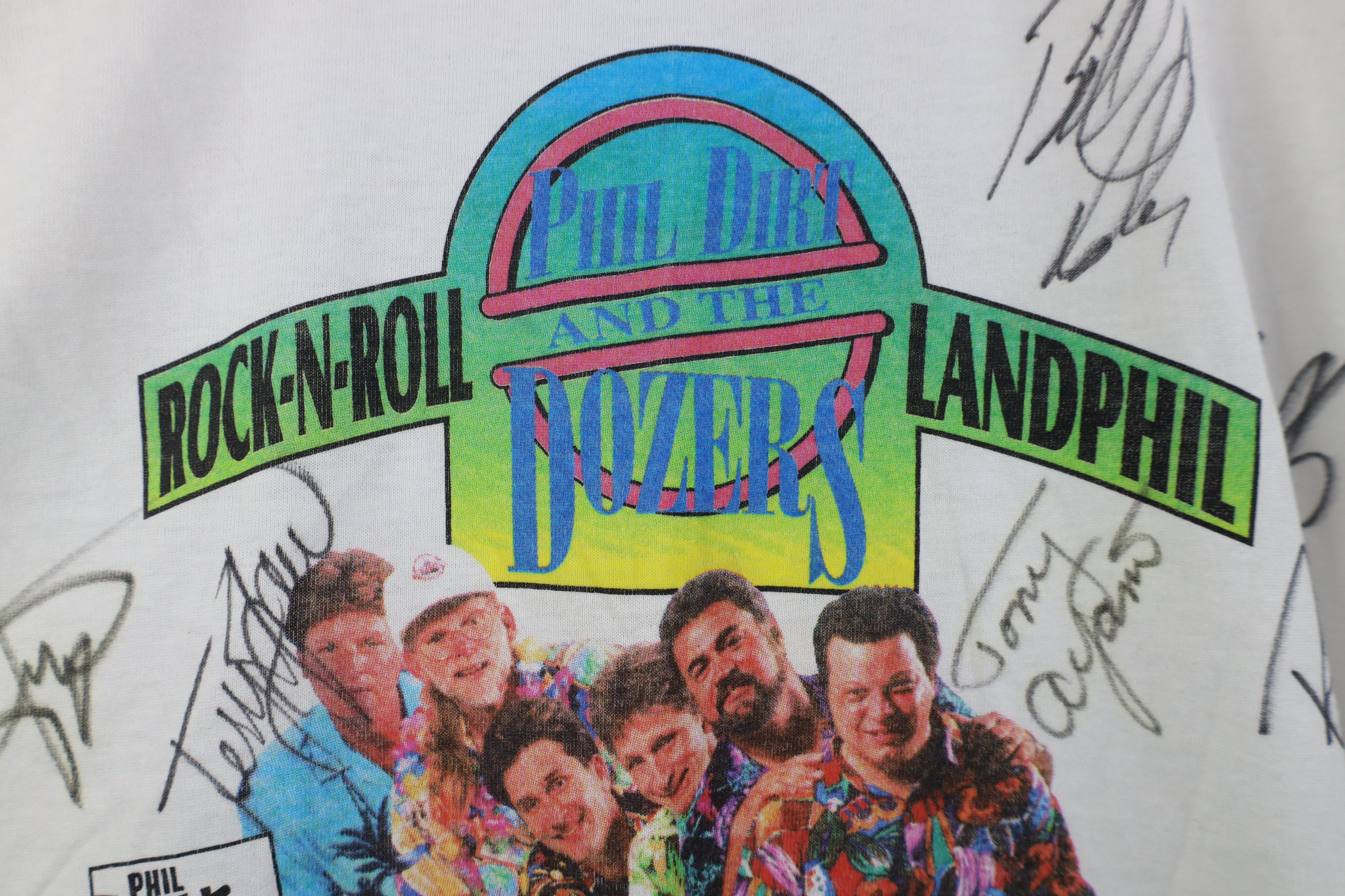 Vintage Vintage 90s Autographed Phil Dirt and the Unearthed T-Shirt Size US XXL / EU 58 / 5 - 5 Thumbnail