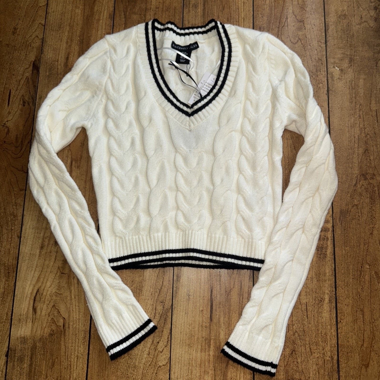 Vintage Sincerely Jules Cable Knit V Neck Sweater Cream XS 16x16 Size XS / US 0-2 / IT 36-38 - 1 Thumbnail