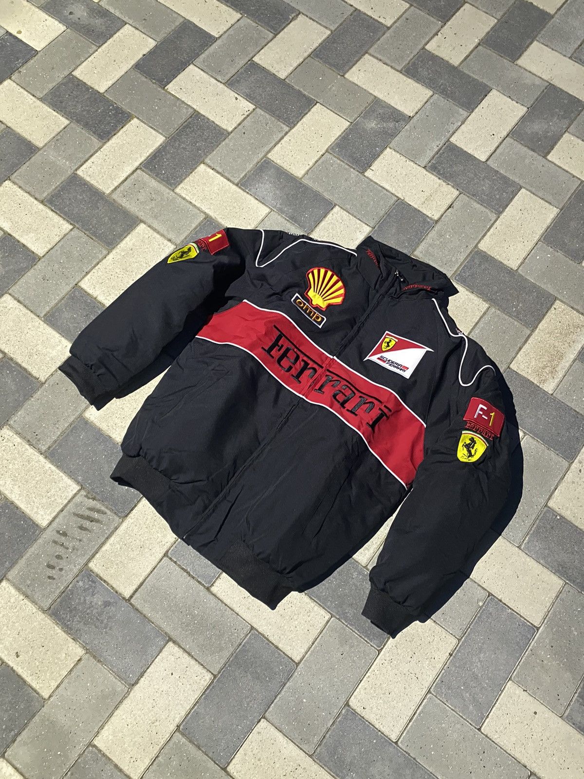 Formula 1 Vintage archive puffer jacket Ferrari racing Formula 1 shell Size US M / EU 48-50 / 2 - 4 Thumbnail