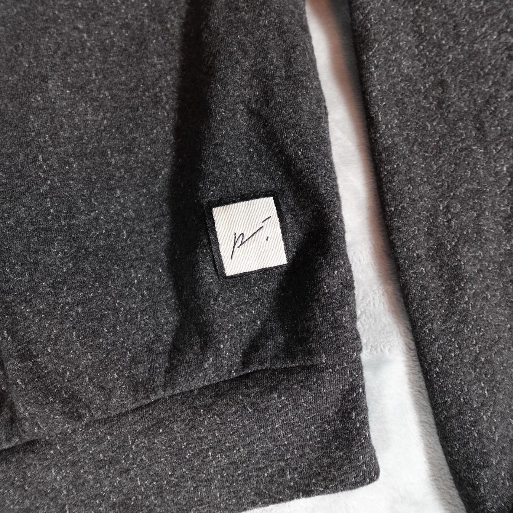 Prevu Grays Prevu Studio London Turtleneck Sweatshirt Womens Size 6 Gray Cropped Fleece Polyester Cotton Regular Long Sleeve Pullover Activewear Size M / US 6-8 / IT 42-44 - 3 Thumbnail