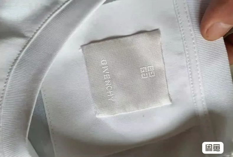 Givenchy Givenchy Short Sleeve T-Shirt Size US S / EU 44-46 / 1 - 3 Thumbnail