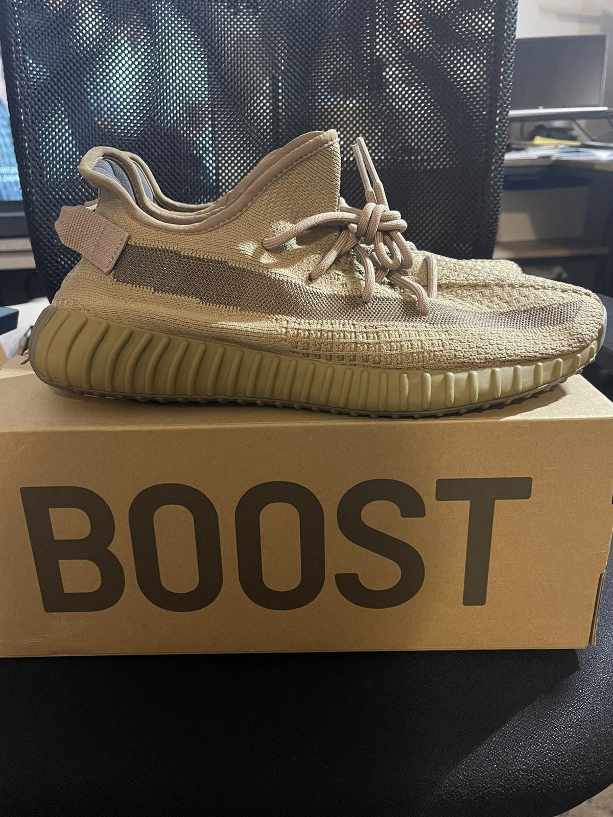 Adidas Yeezy Boost 350 V2 Earth 12.5 Size US 12.5 / EU 45-46 - 3 Thumbnail