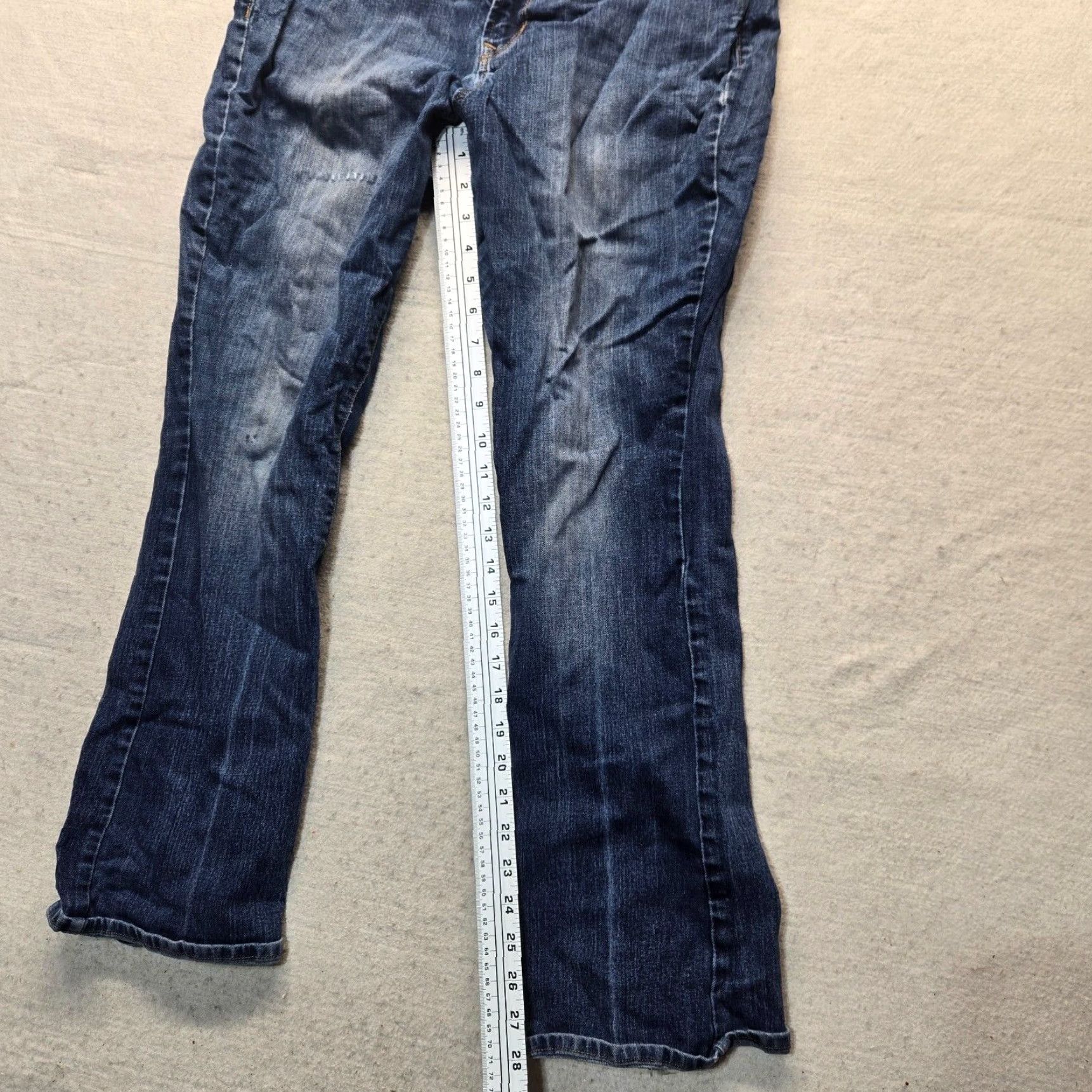 Old Navy Old Navy Women's Jeans Pants Curvy Profile Mid Rise Denim Short 14 Blue Regular Size 14 Jeans Womens Size 36" / US 14 / IT 50 - 7 Thumbnail