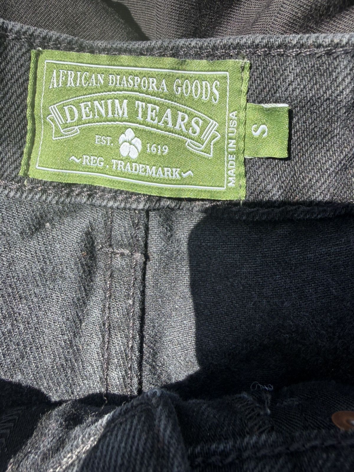 DENIM TEARS Denim Tears Cotton Wreath Jean Shorts Black Size US 32 / EU 48 - 4 Thumbnail