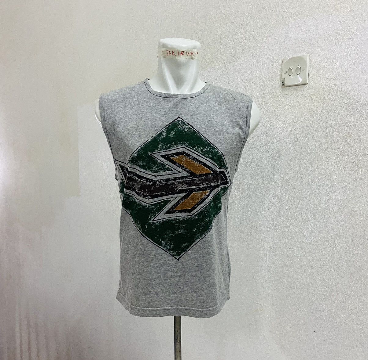 Issey Miyake × Vintage VINTAGE ISSEY MIYAKE GRAPHIC SLEEVELESS Size US S / EU 44-46 / 1 - 1 Thumbnail