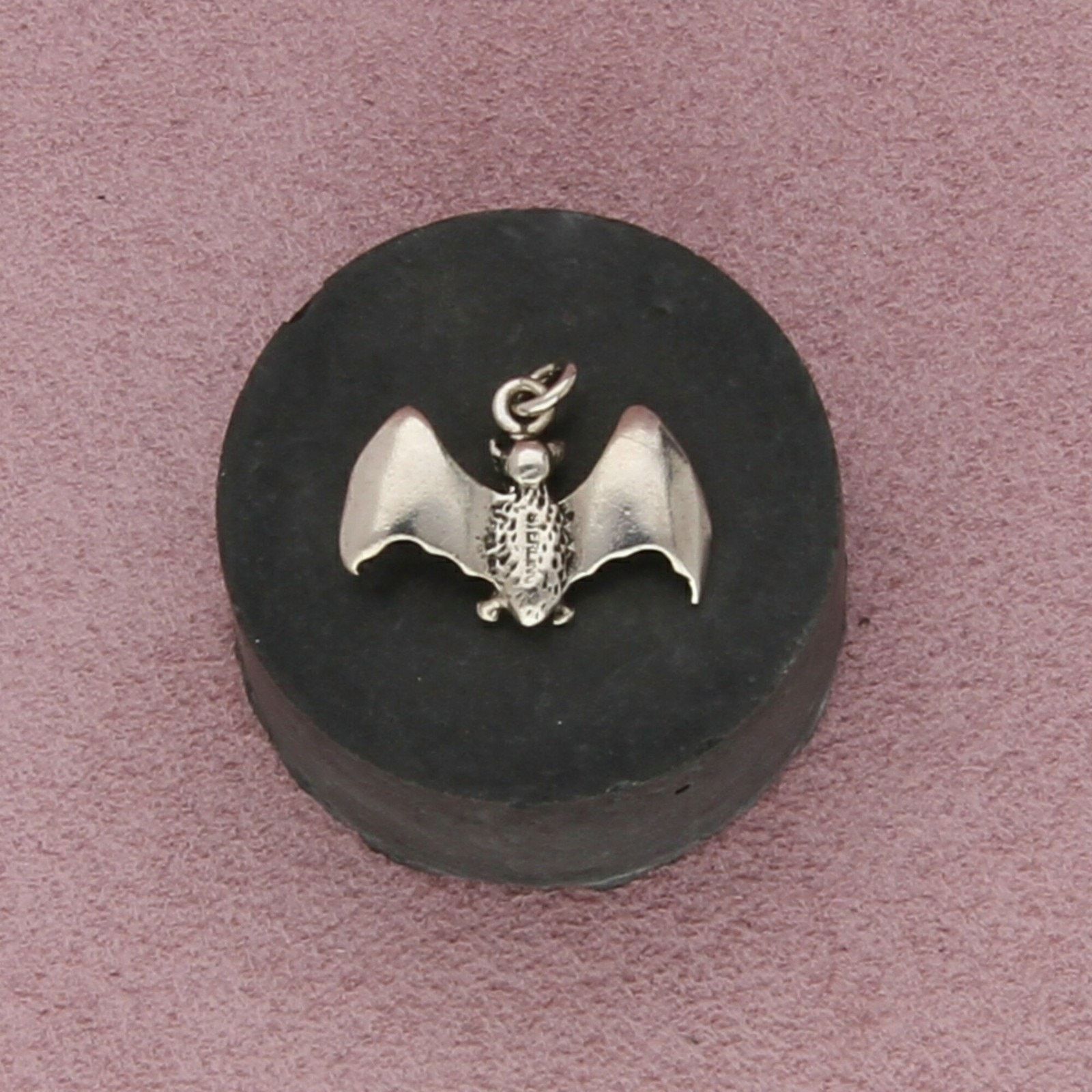 Sterling Silver sterling silver vintage flying bat charm pendant Size ONE SIZE - 2 Thumbnail