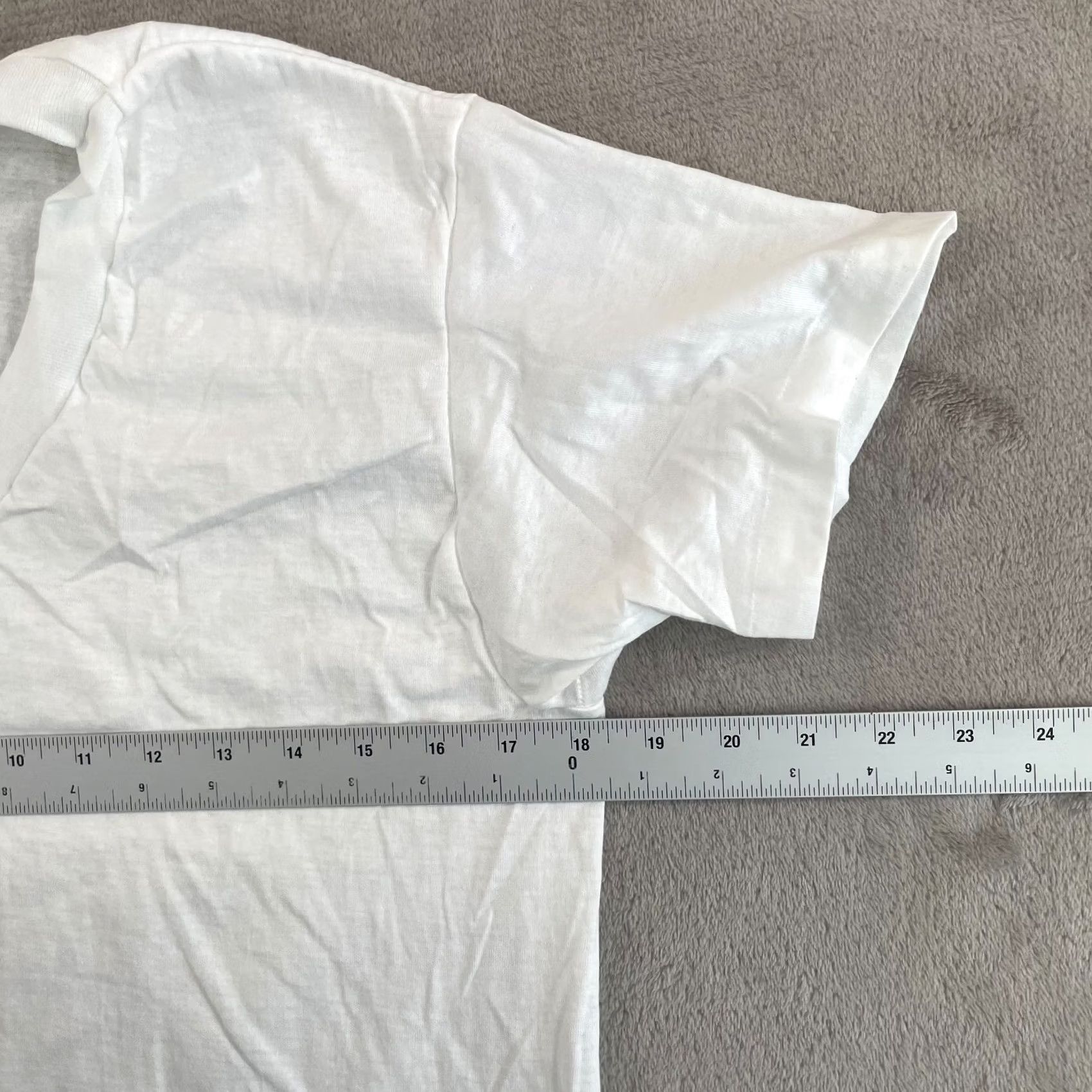 Hanes VINTAGE Hanes T Shirt White Cotton V-Neck 80s 70s USA Men M Single Stitch Shirt Mens Size US M / EU 48-50 / 2 - 6 Thumbnail
