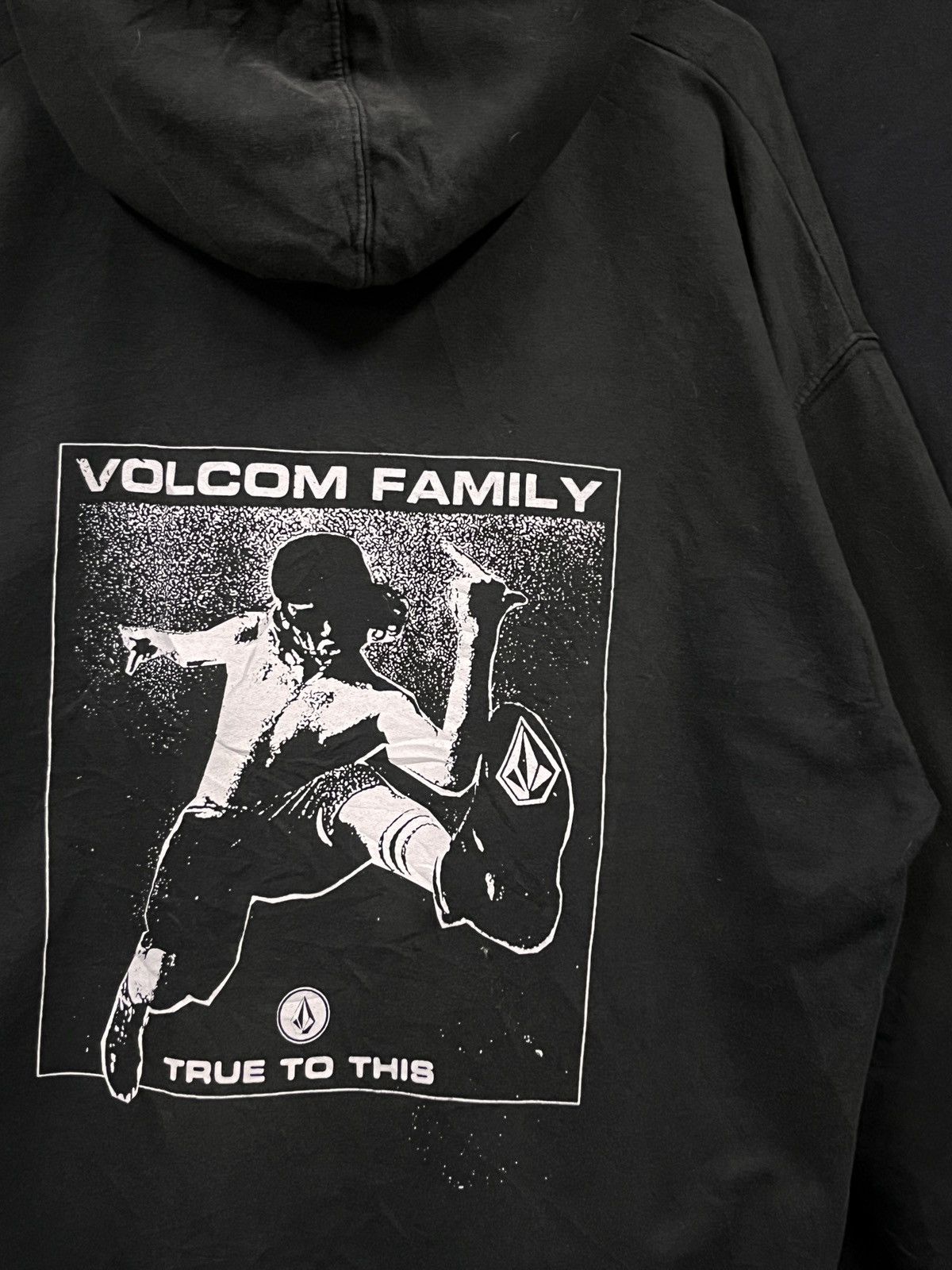 Volcom Vintage 90s Volcom Skate Black Hoodie Size US XL / EU 56 / 4 - 3 Thumbnail