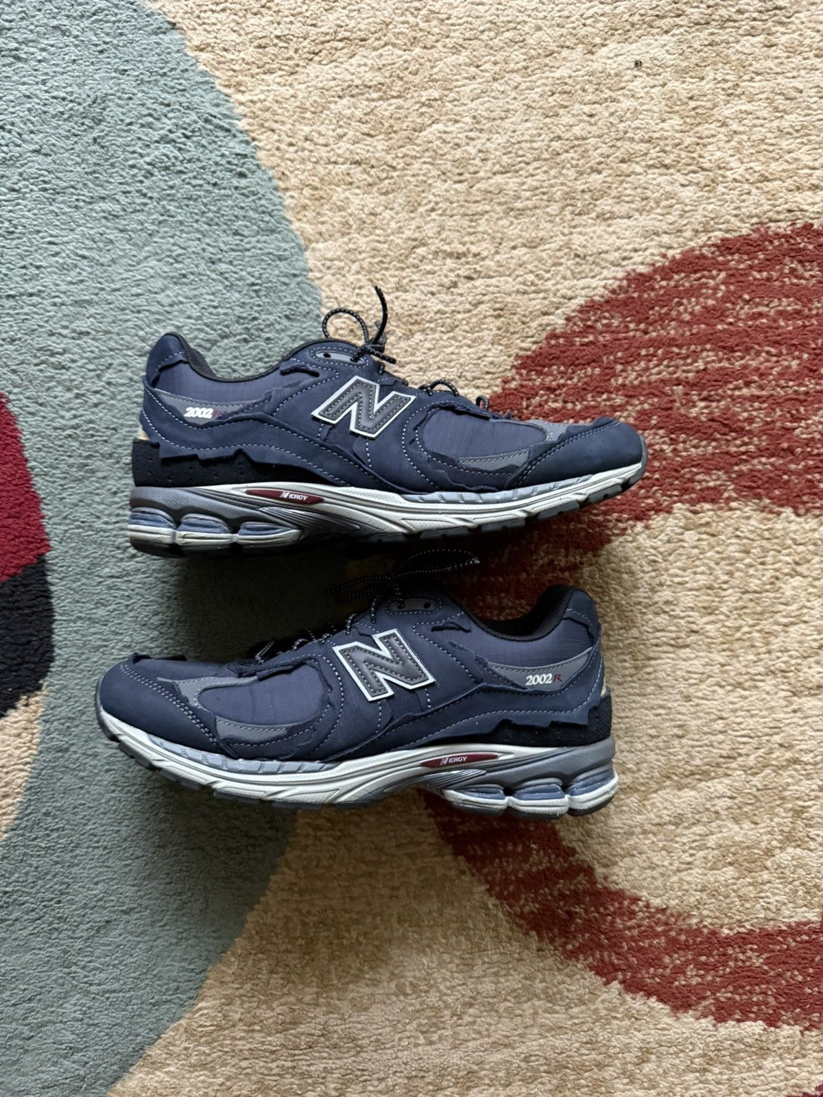 New Balance NAVY NEW BALANCE 2002R Size US 9 / EU 42 - 2 Thumbnail