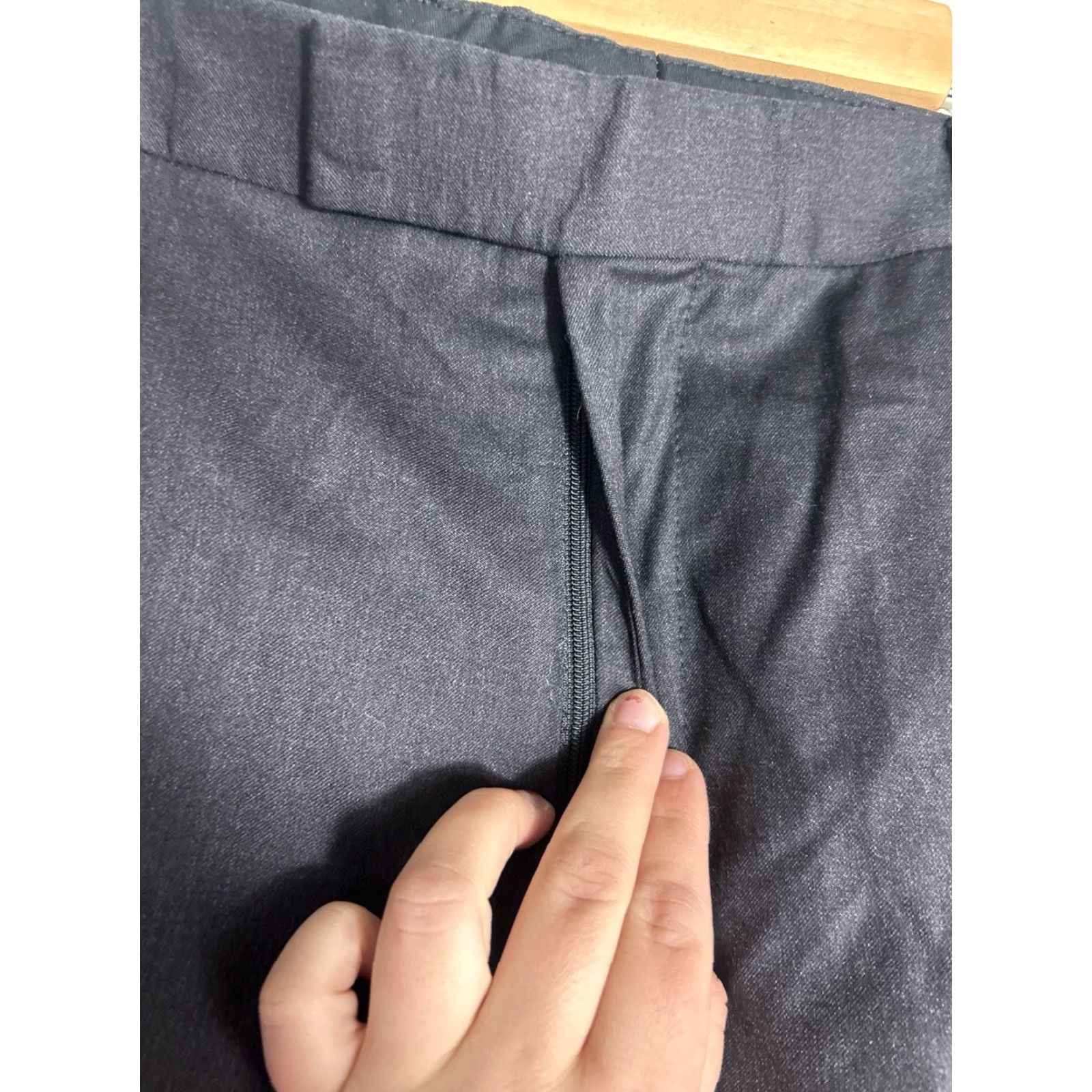 Vintage VINTAGE Hugo Boss Men’s Dress Pants Regular 40x32 Black Slacks Cuff 46R Altered Mens Size US 40 / EU 56 - 6 Thumbnail