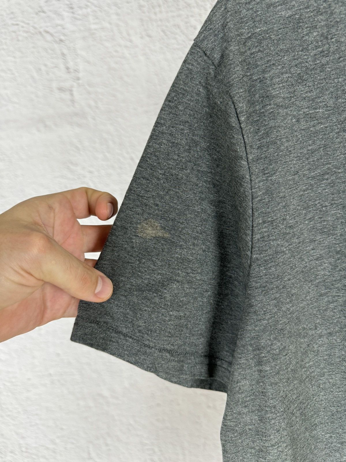 Comme des Garcons PLAY Play Comme des Garçons heart basic grey tee shirt Size US XL / EU 56 / 4 - 5 Thumbnail