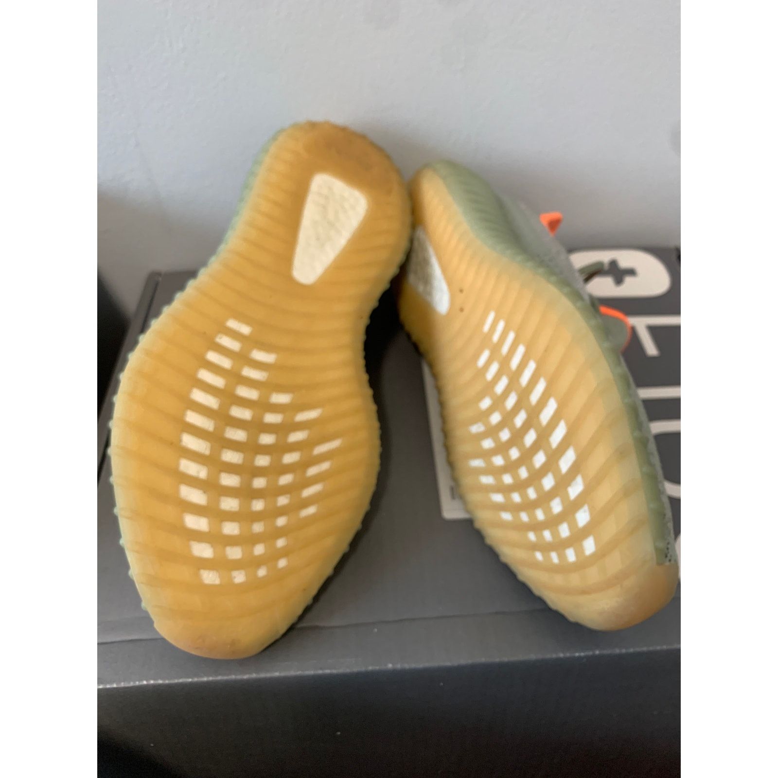 Adidas adidas Yeezy Boost 350 V2 Desert Sage Size 11.5 Used Size US 11.5 / EU 44-45 - 6 Thumbnail