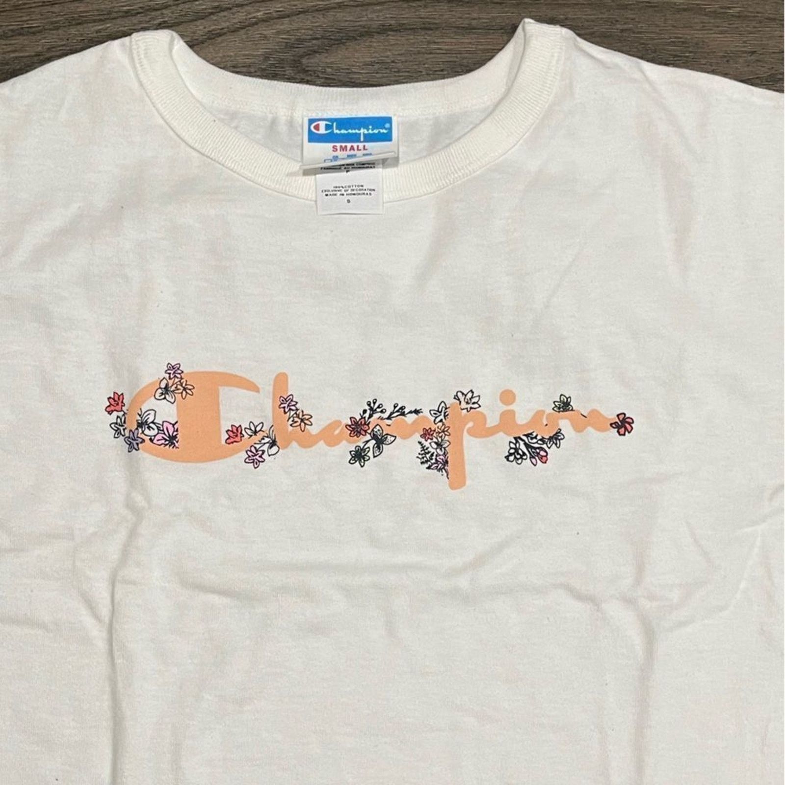 Champion NWT Champion White Floral Graphic Crop Top - Size S Size S / US 4 / IT 40 - 2 Thumbnail