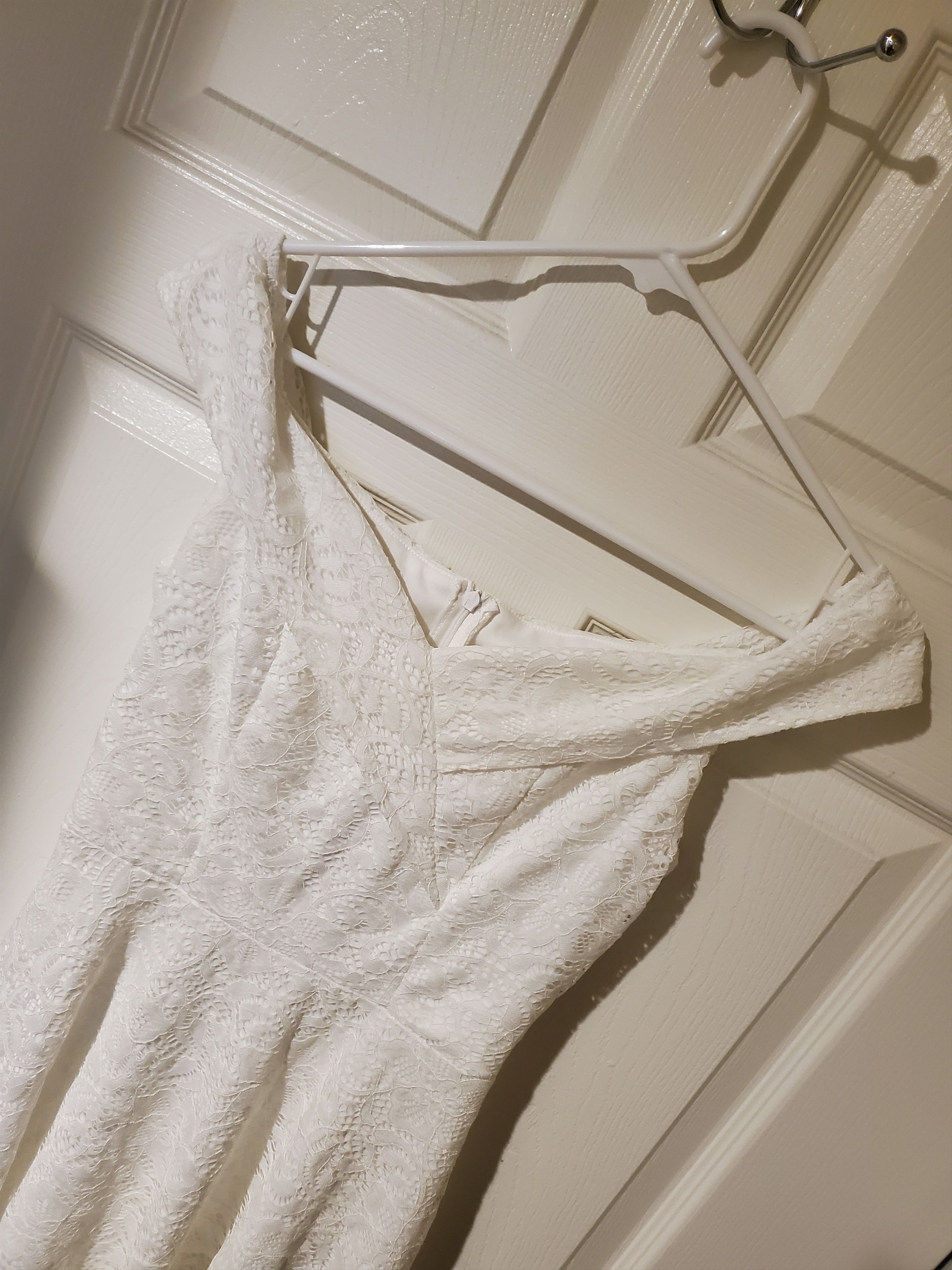 Other Elegant Off the shoulder hi-low white lace dress (size s) Size S / US 4 / IT 40 - 3 Thumbnail