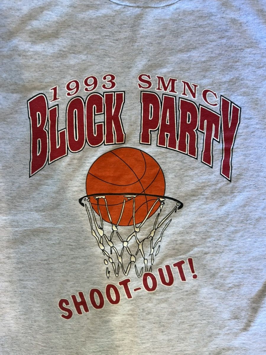 Fruit Of The Loom 1993 SMNC Basketball vintage shirt Size US XL / EU 56 / 4 - 2 Thumbnail