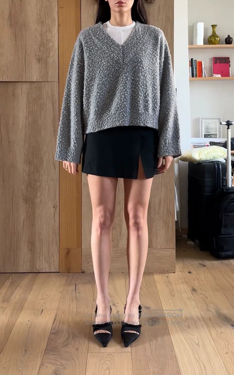 Loewe Loewe Gray V-Neck Sweater, 55% Wool / 45% Nylon Fabric Size M / US 6-8 / IT 42-44 - 1 Thumbnail