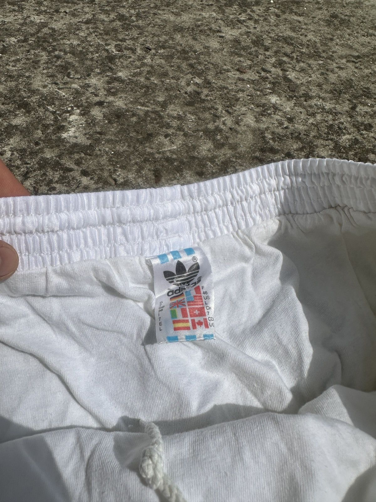 Adidas Vintage Adidas Shorts Logo Rare Streetwear Casual Style VTg Size US 34 / EU 50 - 3 Thumbnail