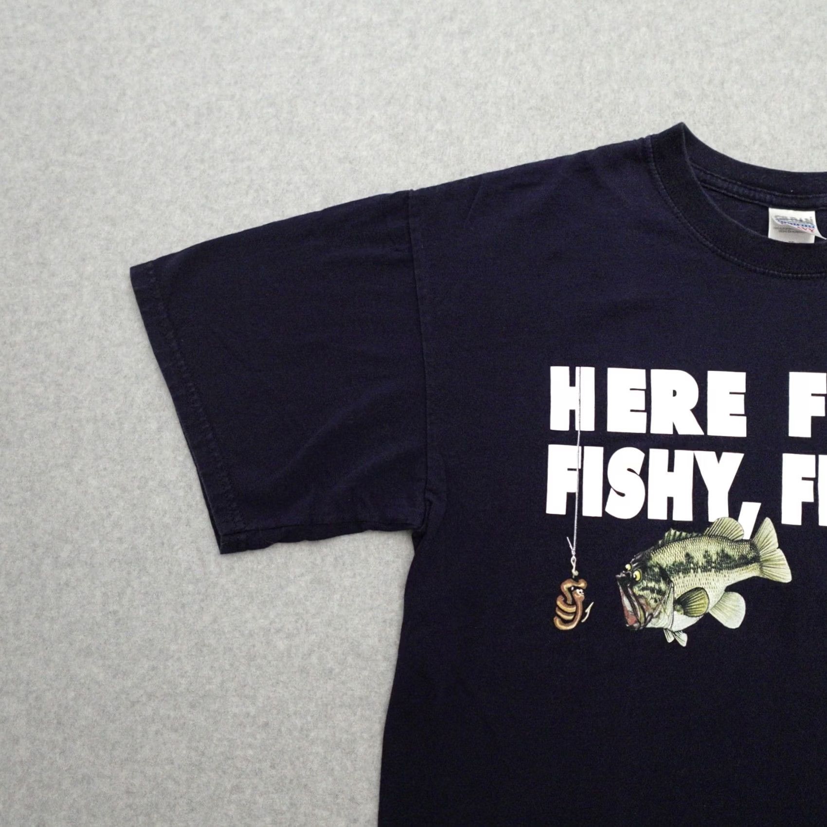 Gildan VTG 90s Bassmaster Mens Tshirt XL Here Fishy Fishy Fishing Funny T-Shirt Blue XL Mens Size US XL / EU 56 / 4 - 5 Thumbnail