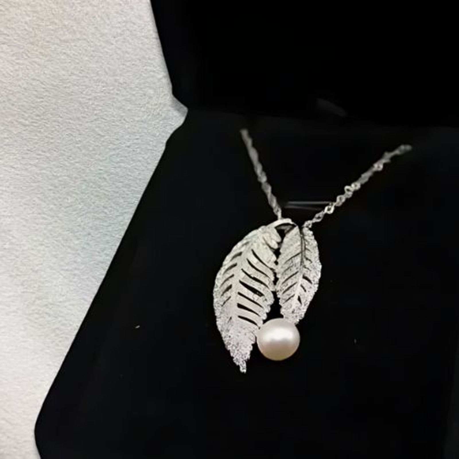 Other Double Leaves Necklace Pearl Pendant Sterling Silver NWT Size ONE SIZE - 2 Thumbnail