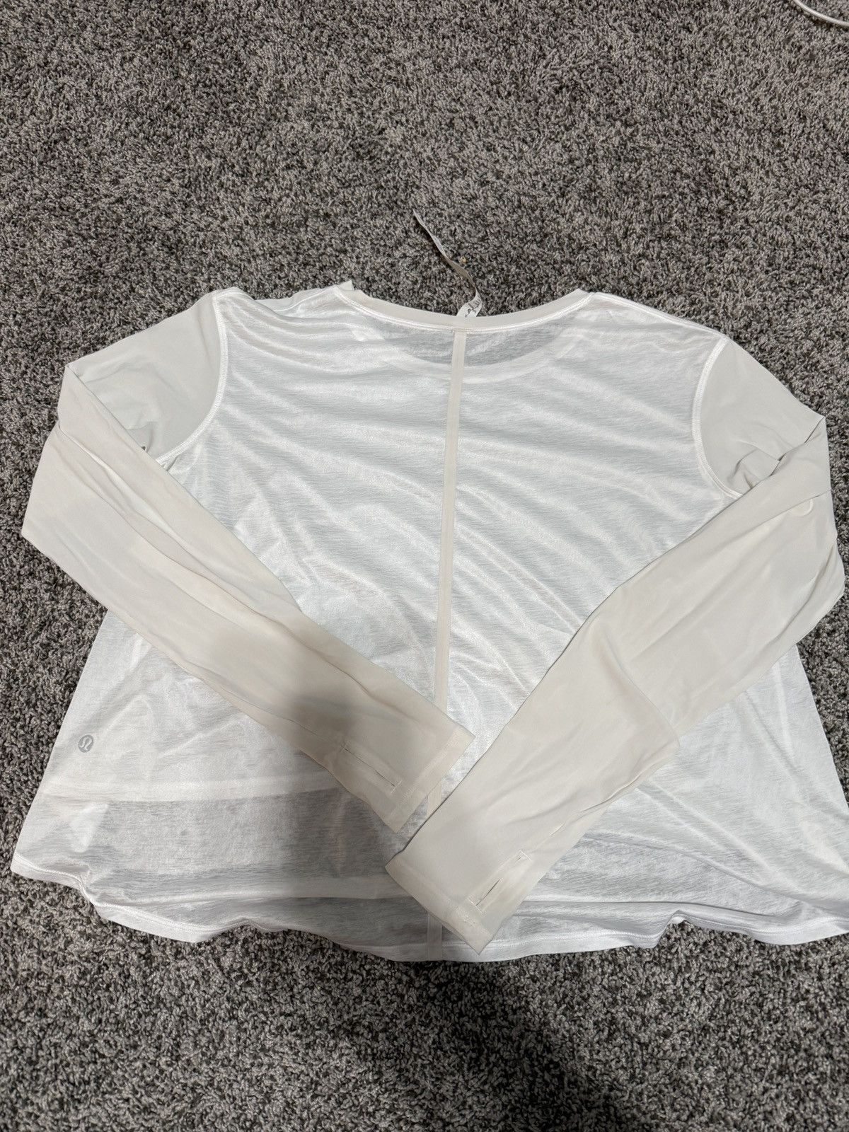 Lululemon Lululemon White Long Sleeve Top Size 4 Size S / US 4 / IT 40 - 2 Thumbnail
