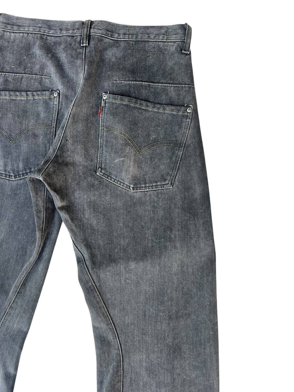Levi's Vintage 2002 Levi’s Engineered Waxed Denim Regular Jeans Size US 32 / EU 48 - 18 Thumbnail
