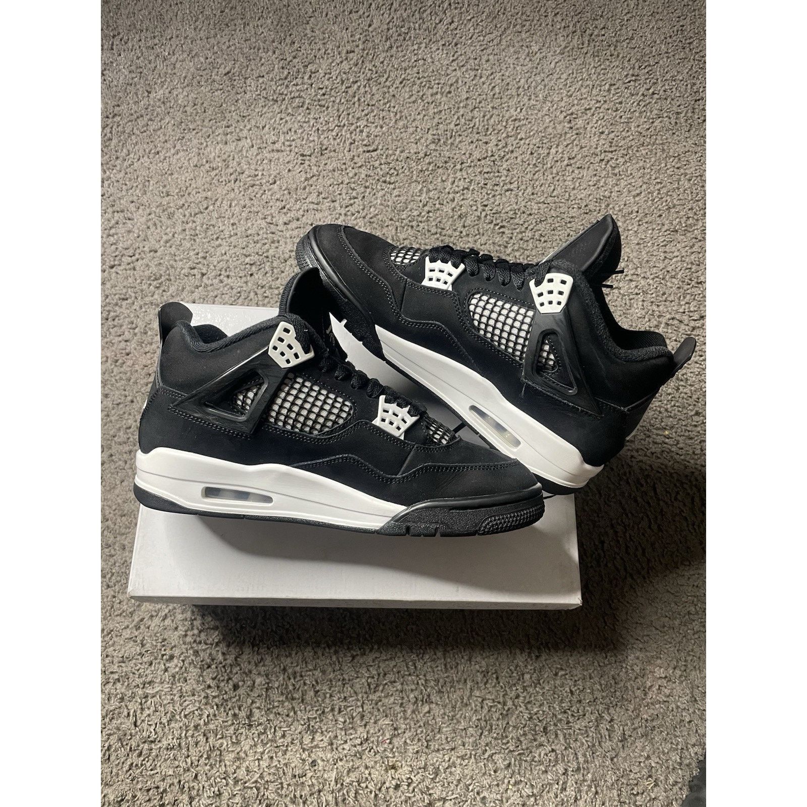 Jordan Brand Size 8.5 - Air Jordan 4 Retro White Thunder Size US 8.5 / EU 41-42 - 3 Thumbnail