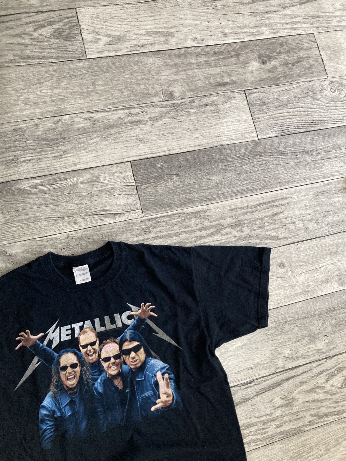 Metallica Vintage metallica gildan magnetic tour tee tshirt M / L drip Size US L / EU 52-54 / 3 - 4 Thumbnail