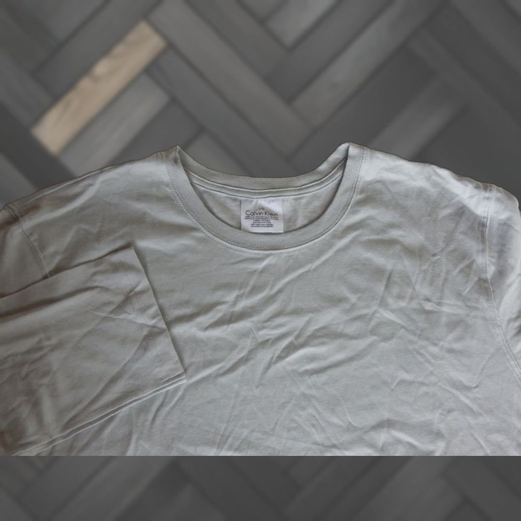 Calvin Klein VINTAGE Calvin Klein Men's T-Shirt Long Sleeve Size L Gray Cotton Retro 80s 90s Size US L / EU 52-54 / 3 - 1 Thumbnail