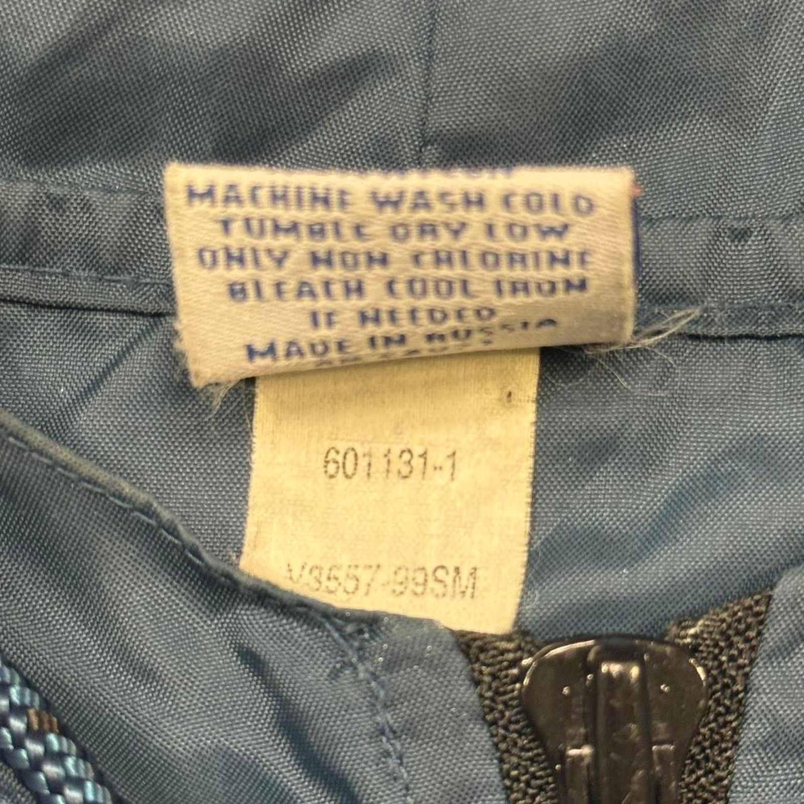 Old Navy Vintage 1999 Old Navy Blue and Cream Quarter Zip Windbreaker Size US S / EU 44-46 / 1 - 7 Thumbnail