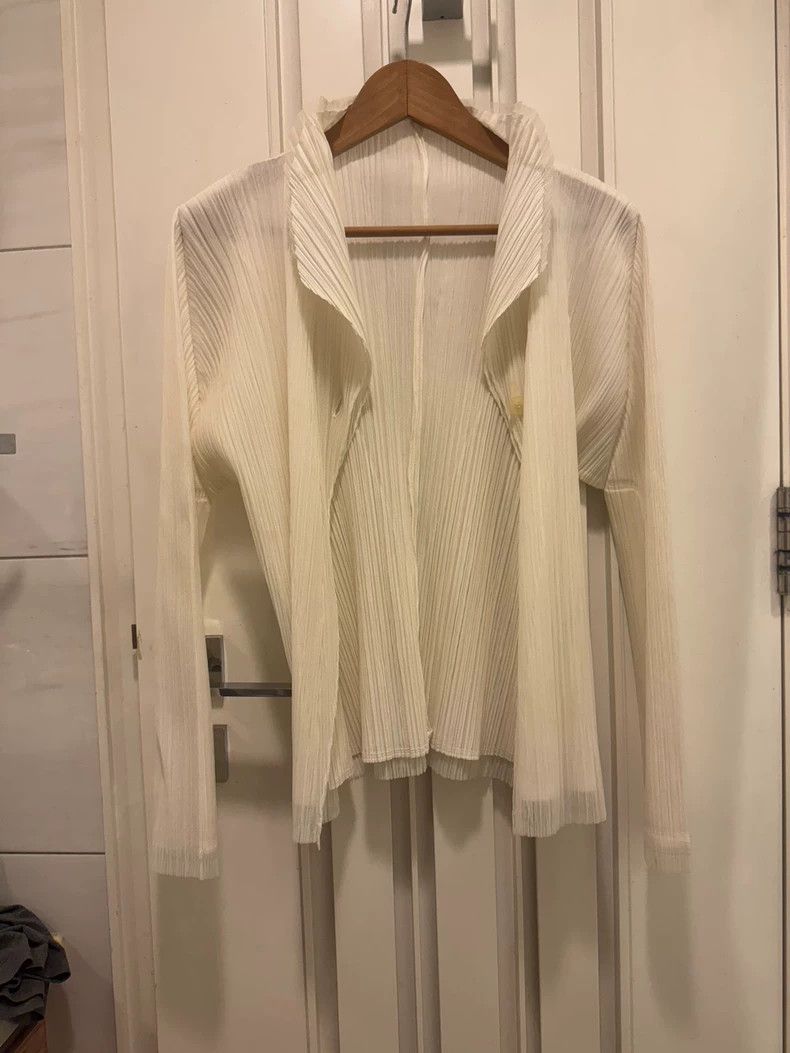 Issey Miyake Issey Miyake size:5 White pleated coat Size M / US 6-8 / IT 42-44 - 2 Thumbnail