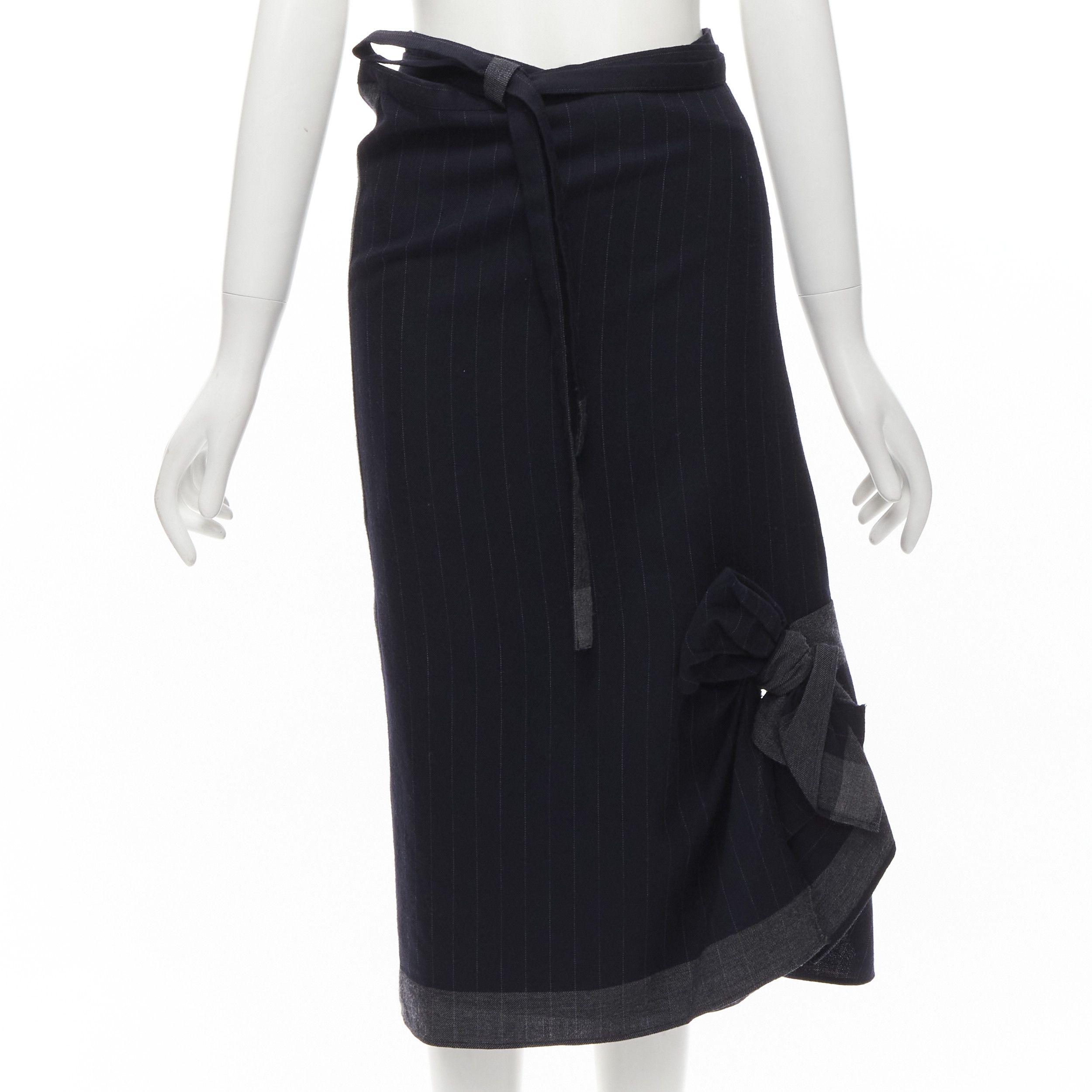 Comme des Garcons COMME DES GARCONS 2003 100% wool black pinstripe plaid bow wrap kilt skirt Size 26" / US 2 / IT 38 - 1 Thumbnail