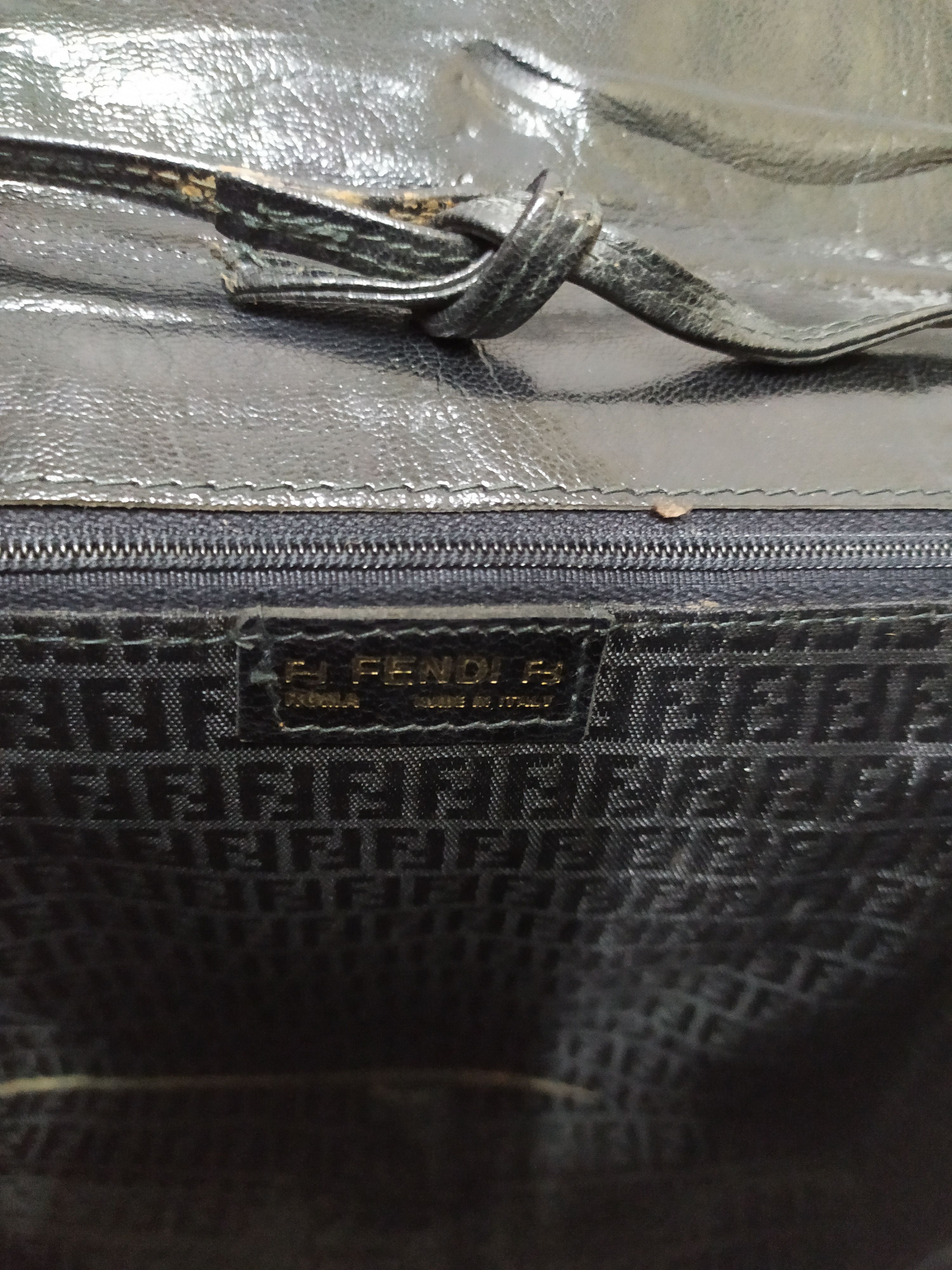 Fendi Vintage 80s FENDI Logo Envelope Patent Leather Crossbody Size ONE SIZE - 9 Thumbnail