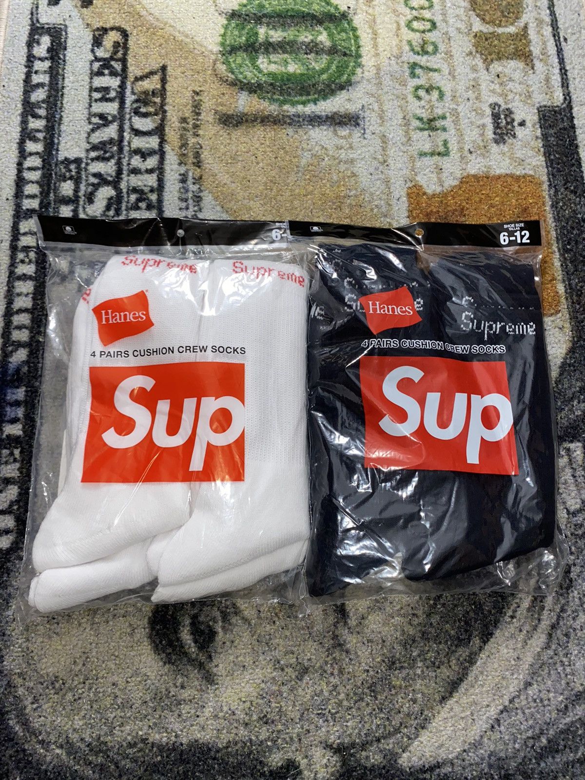 Hanes × Supreme Supreme Hanes Socks (2 Pack) Size ONE SIZE - 1 Thumbnail