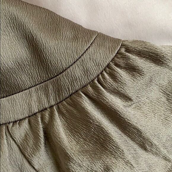 Diane von Furstenberg DVF DIANE VON FURSTENBERG 100 % Silk size 6 short sleeve tan Size M / US 6-8 / IT 42-44 - 5 Thumbnail