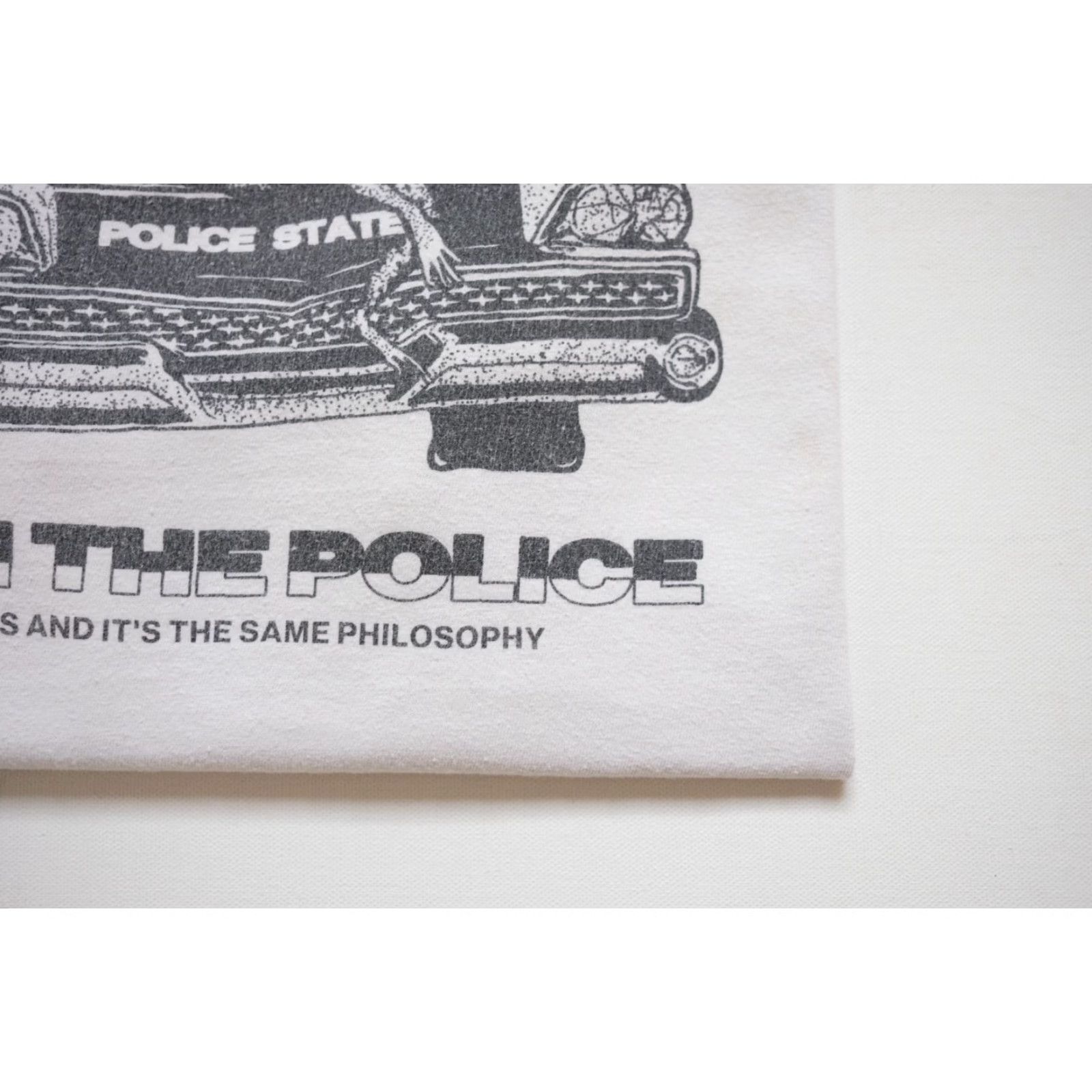 Gildan VINTAGE GILDAN T-SHIRT Graphic White XL Retro Police State No Justice No Peace VTG Y2K Year 1990s Mens Short Sleeve Crew Neck Cotton Vintage Shirt Size US XL / EU 56 / 4 - 4 Thumbnail