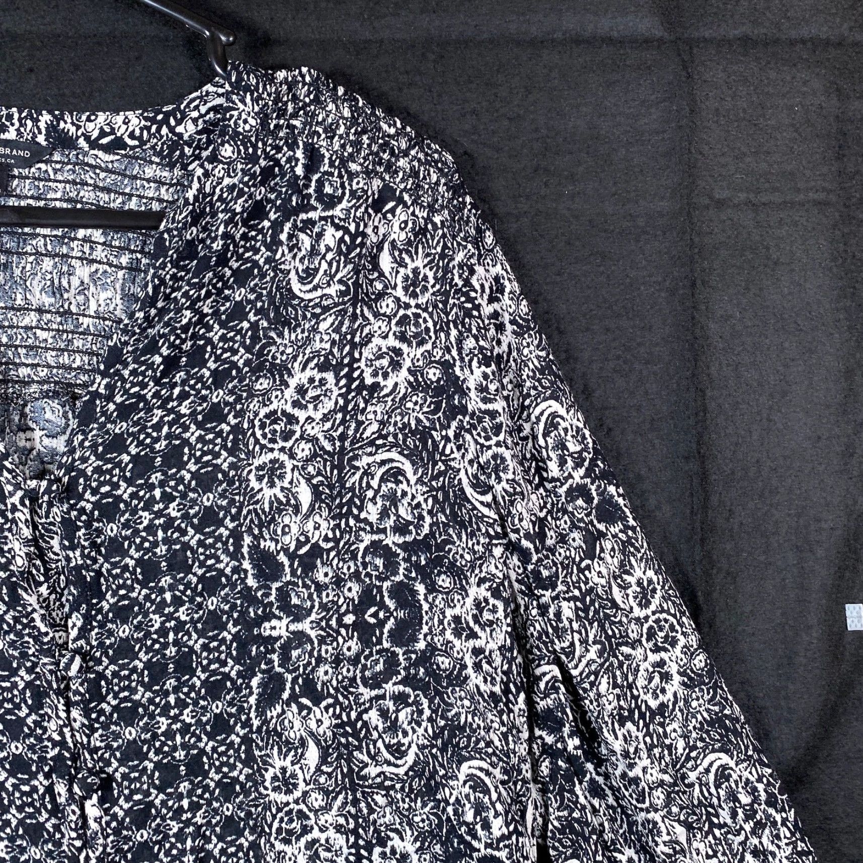 Lucky Brand Lucky Brand Blouse Womens Floral V-Neck Sheer Chiffon Hook Loop Small Black White Boho Casual Shirt Womens XS/S Size S / US 4 / IT 40 - 5 Thumbnail
