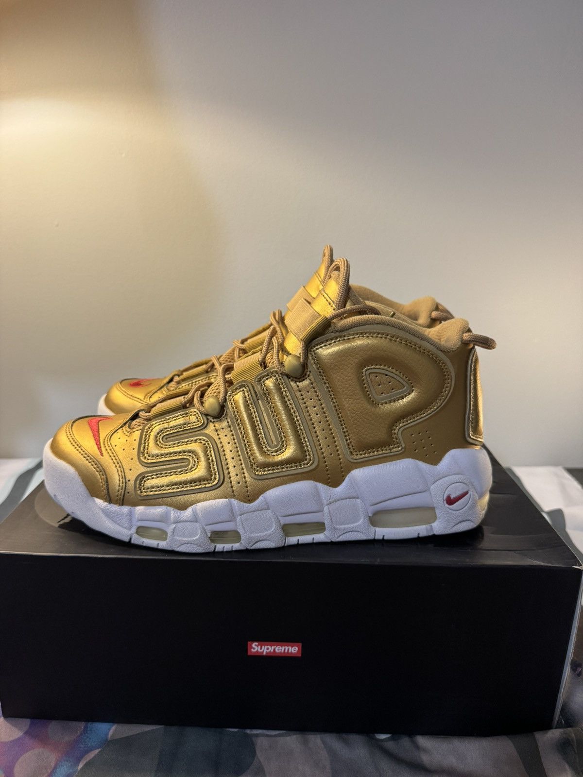 Nike SUPREME UPTEMPO Gold Size US 10 / EU 43 - 3 Thumbnail