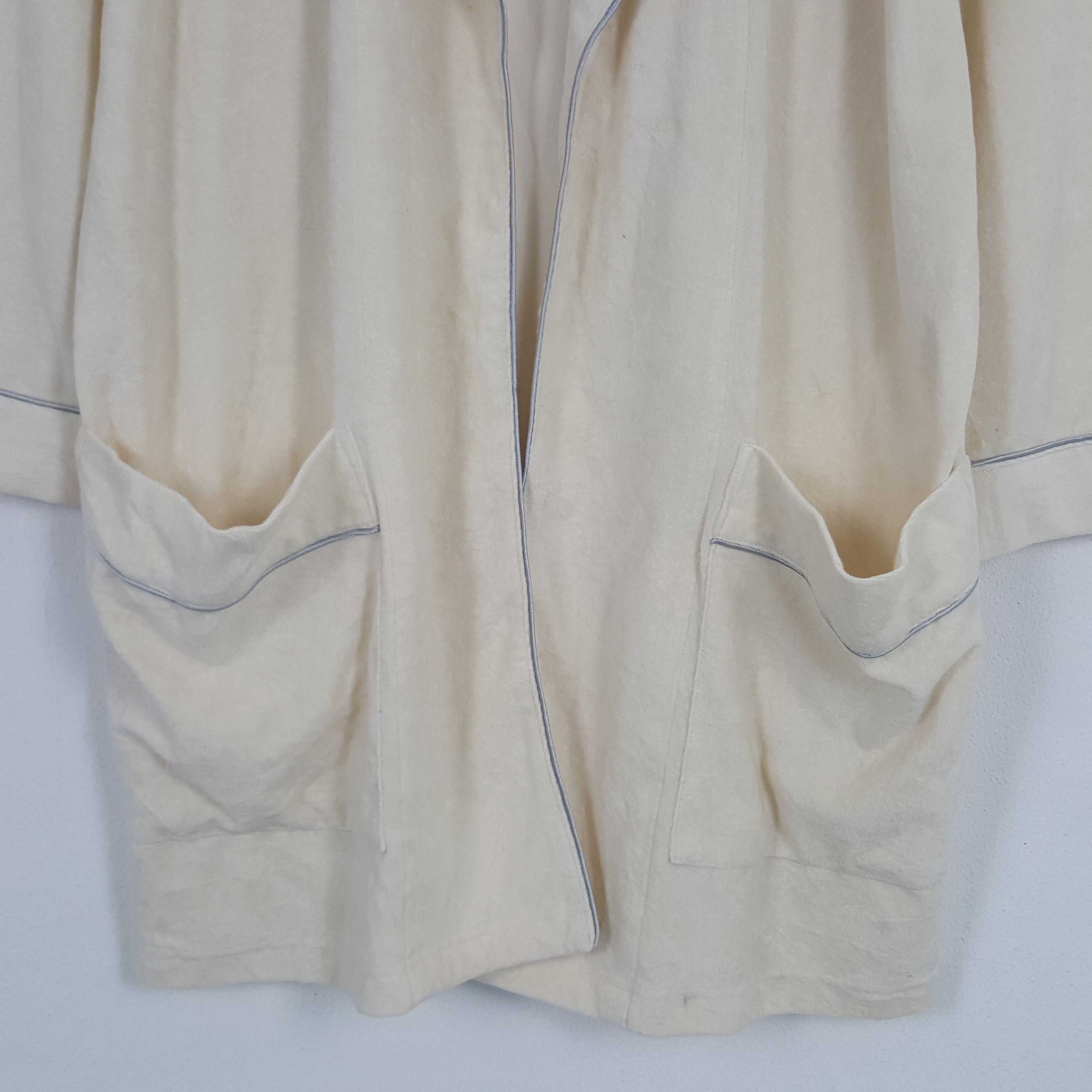 Vintage × Yves Saint Laurent Vintage Yves Saint Laurent Pijamas Jacket Size US S / EU 44-46 / 1 - 2 Thumbnail