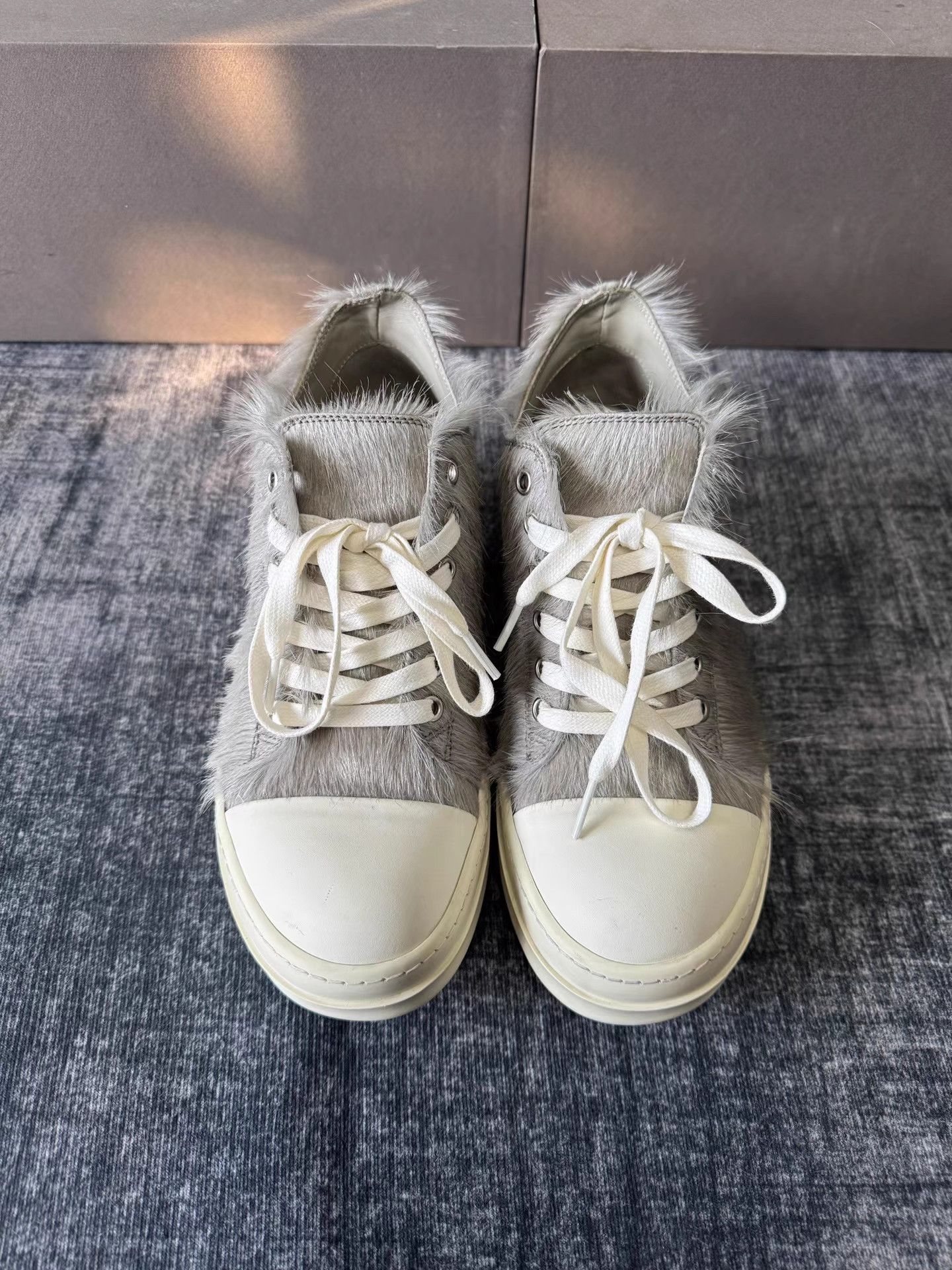 Rick Owens Rick Owens Mainline Grey Pony Hair Low Top Big Converse Size US 6 / IT 36 - 2 Thumbnail