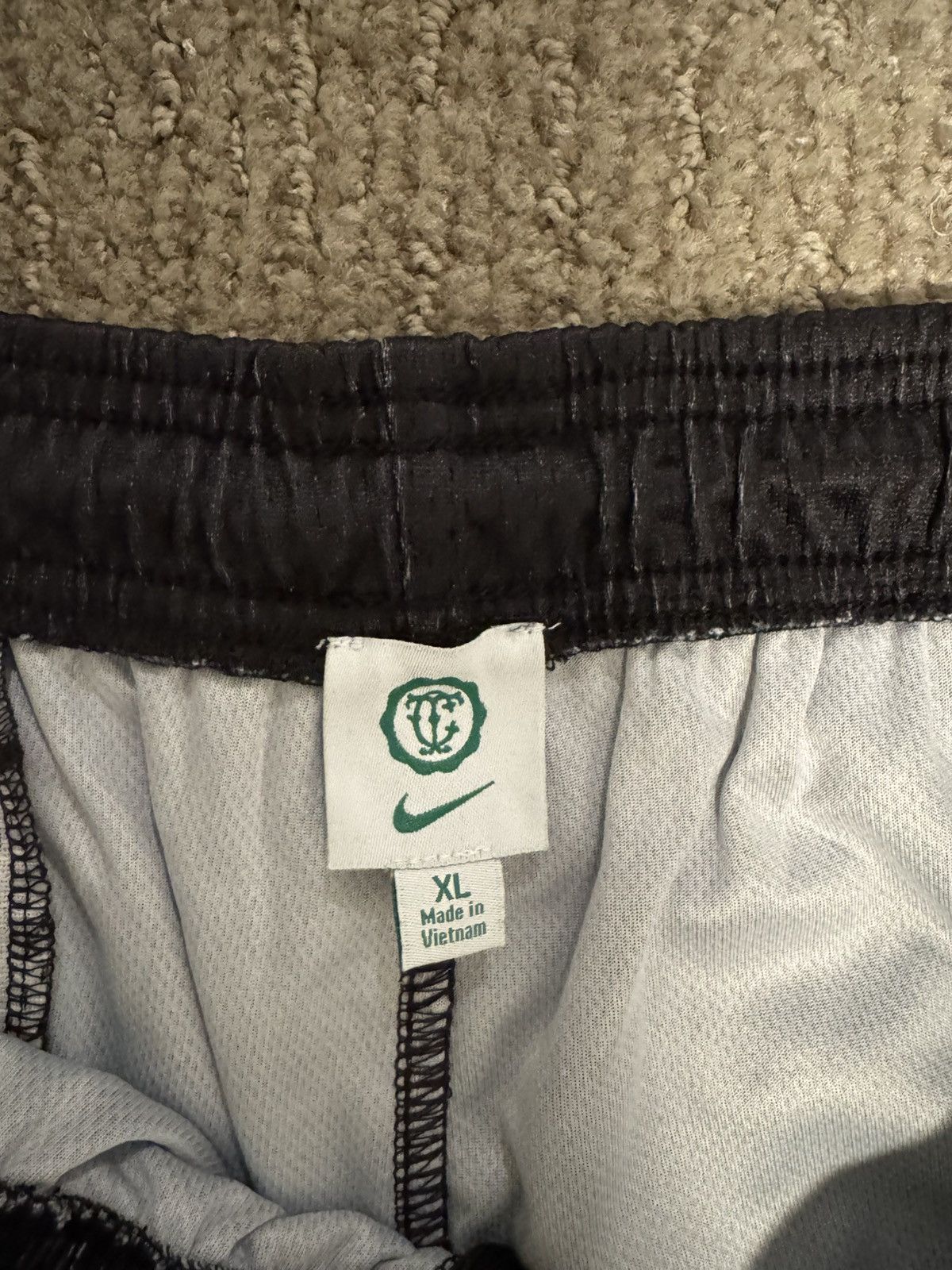 Nike Nike Oregon duck/grateful dead shorts Size US 36 / EU 52 - 2 Thumbnail