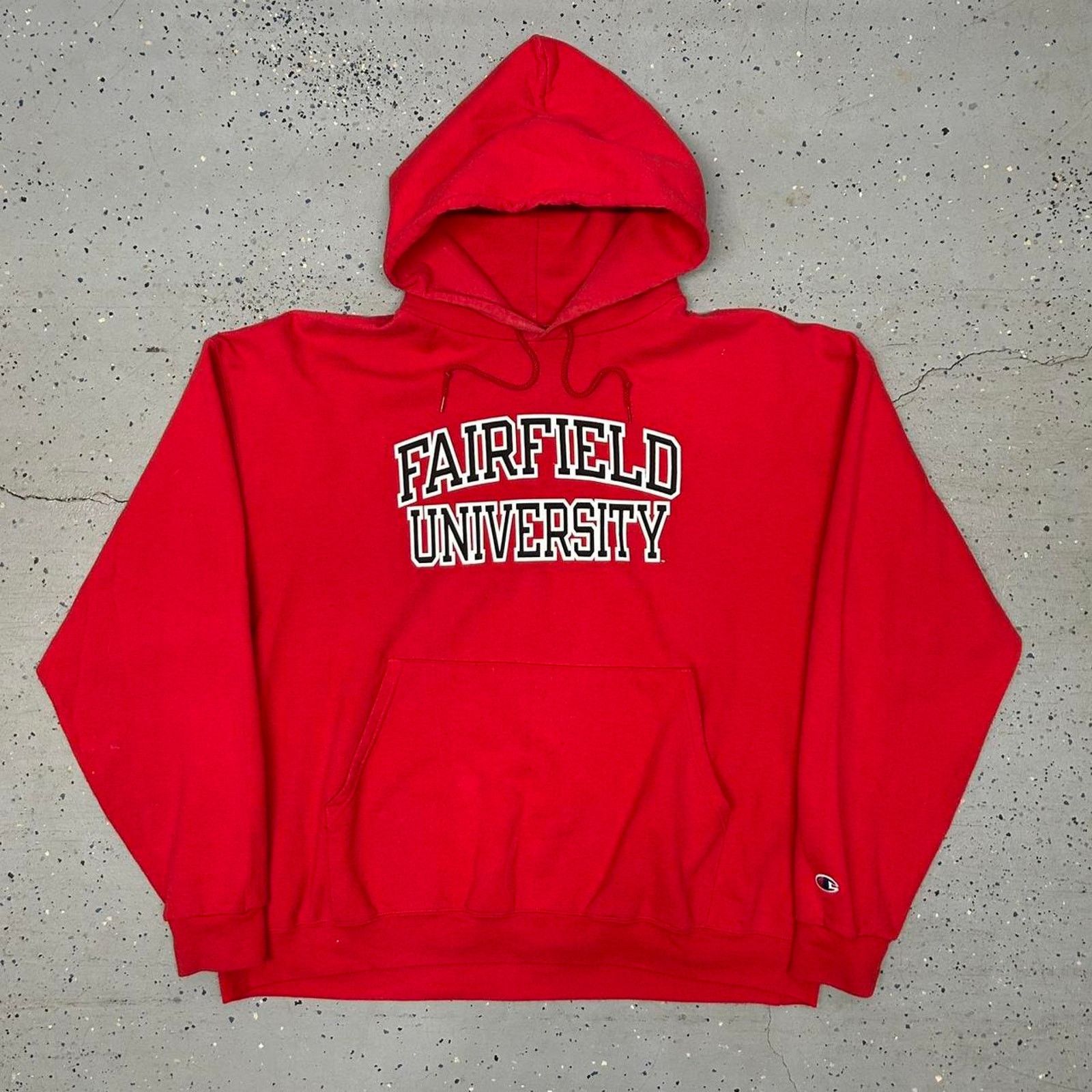 Champion Y2K Champion red hoodie with Fairfield University Size US XXL / EU 58 / 5 - 1 Thumbnail