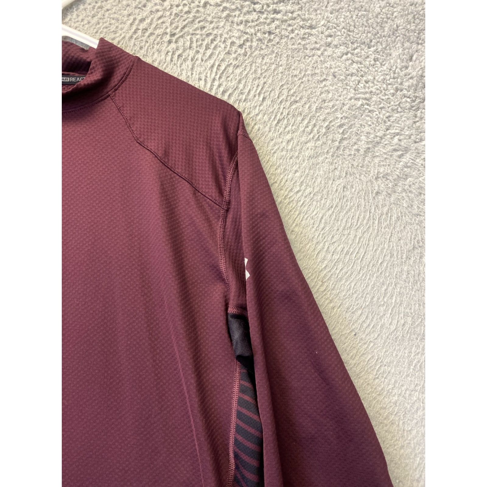 Under Armour VINTAGE Under Armour Shirt Men Long Sleeve Mock Neck Maroon Large 38-74 Outdoor Mens Size US L / EU 52-54 / 3 - 2 Thumbnail