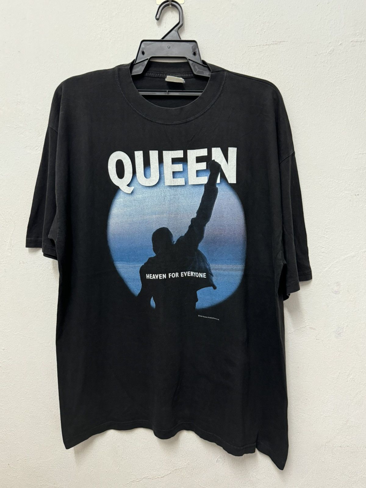Band Tees × Vintage Queen Vintage Heaven For Everyone 95 T-Shirt Size XL Size US XL / EU 56 / 4 - 1 Thumbnail